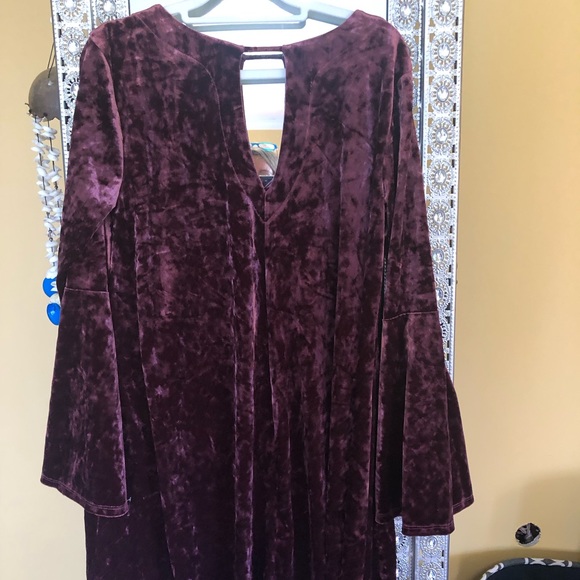 ANA Velvet DRESS - Picture 6 of 9